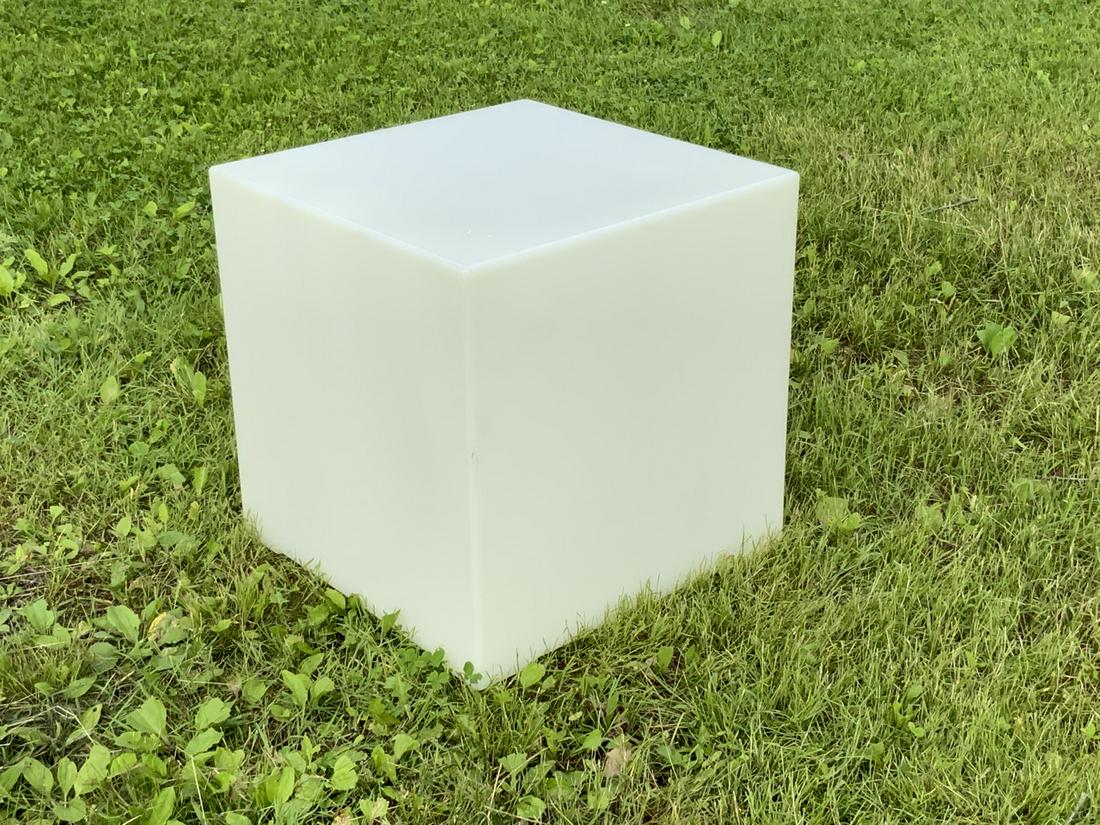 Desiron Plastic Modern Cube Table (1 of 3)