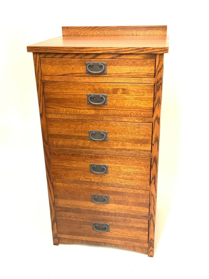 Arts & Crafts Style Oak Six Drawer Lingerie Chest: A fine six (6) drawer oak lingerie chest for Restoration Hardware by Michael's Furniture Company. In the style of Stickley, this chest comes in pristine condition with six cedar dovetailed drawers. To