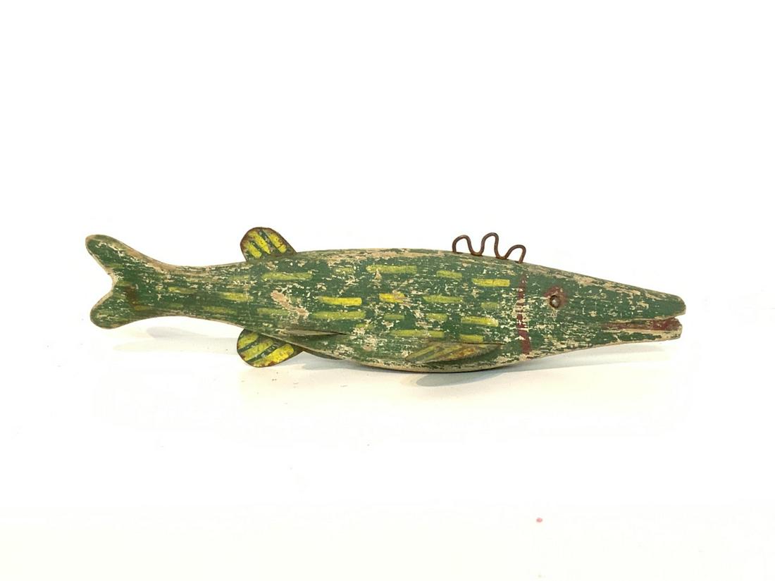 Vintage Pickeral Wood Fish Decoy: Antique/vintage wooden pickeral fishing decoy.Dimensions: 6" length.