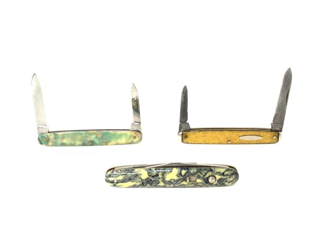 Lot of 3 Vintage Pocket Knives: Three (3) Schrade, Walden, NY pocket knives. Vintage, one with speckled handle.Multi-Bladed2” Blade1” Blade