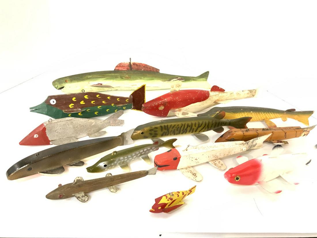 Lot of 13 Vintage Wooden Fish Decoys (1 of 8)