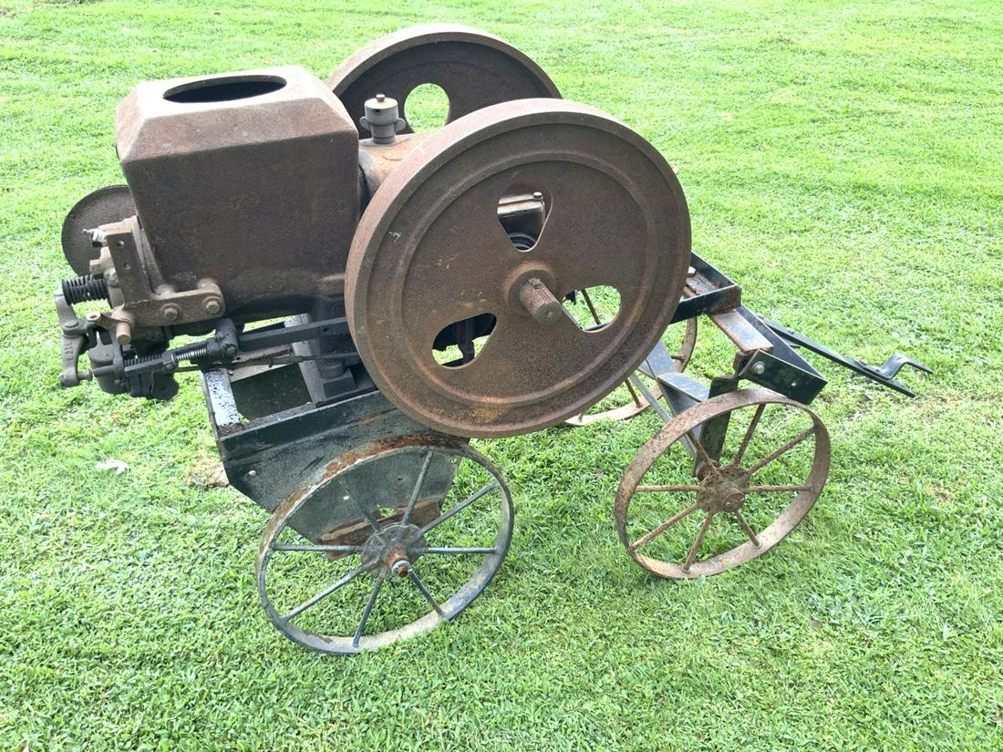 Sears Roebuck Hit & Miss Engine (1 of 4)