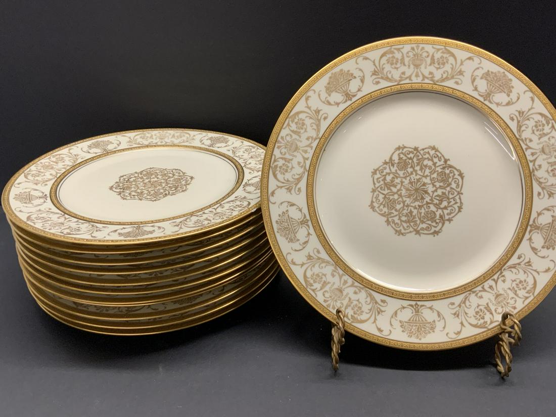 Twelve (12) Hutschenreuther Porcelain Dinner Plates (1 of 4)
