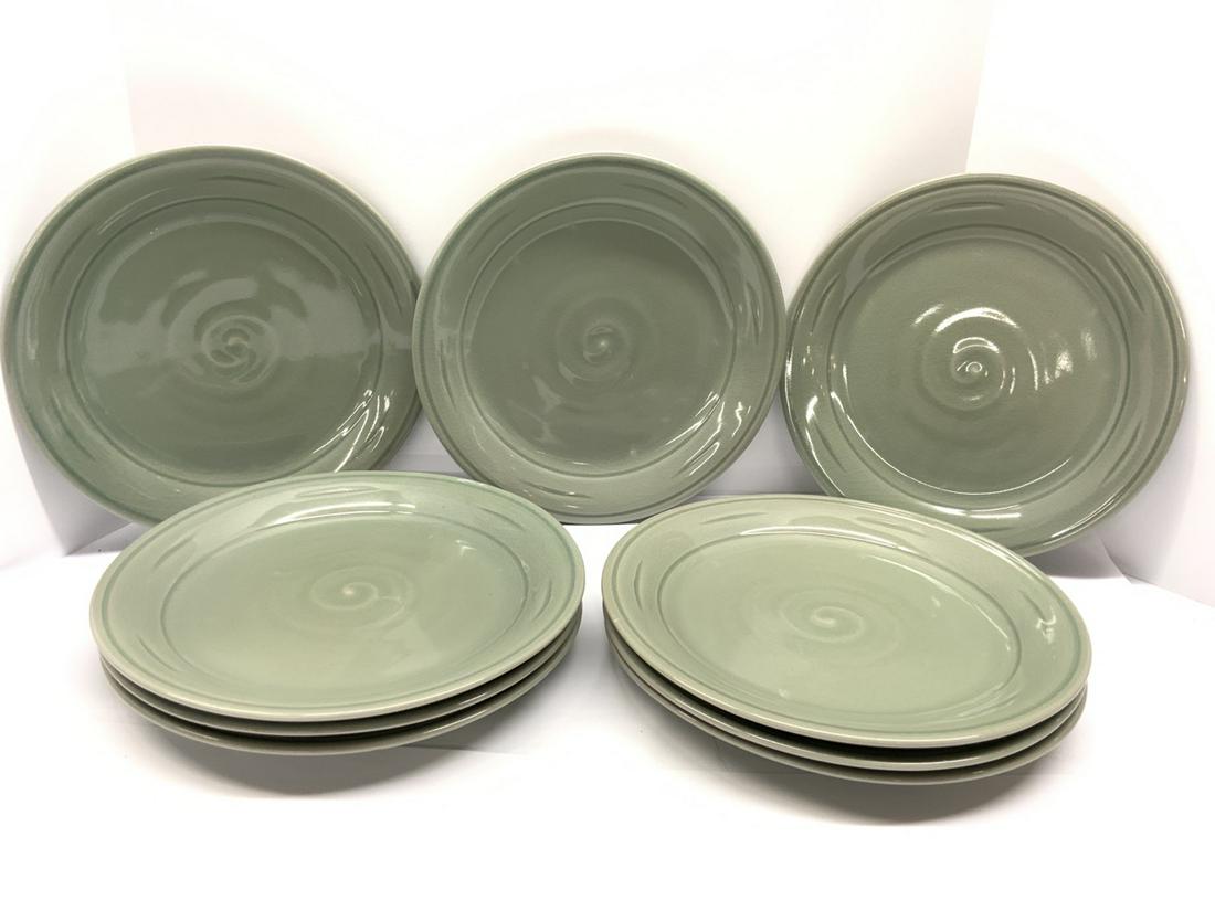 Simon Pearce Belmont Crackle Celadon Dinner Plates (9): Simon Pearce Belmont Crackle Celadon Dinner Plates (9)11 â€œ diameterNo chips, cracks or flakes notedLight scuffing from use noted.