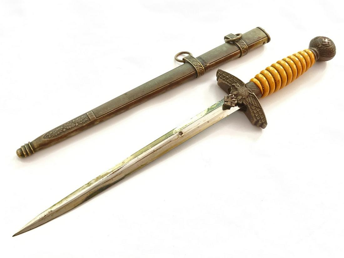WWII German Dagger: WWII German Dagger. Dimensions: 15 1/4” L