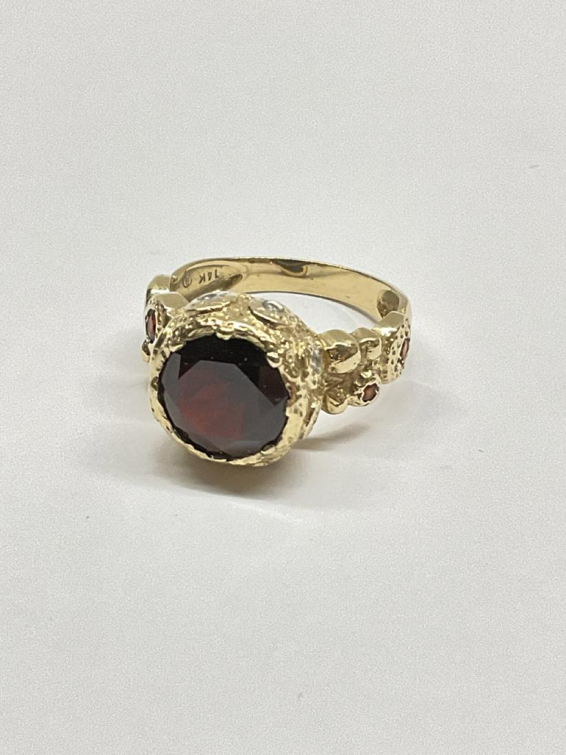 14k Garnet And Diamond Cocktail Ring: 14k Garnet And Diamond Cocktail Ring One diamond missing. Size 8 Total weight: 6 grams Israel