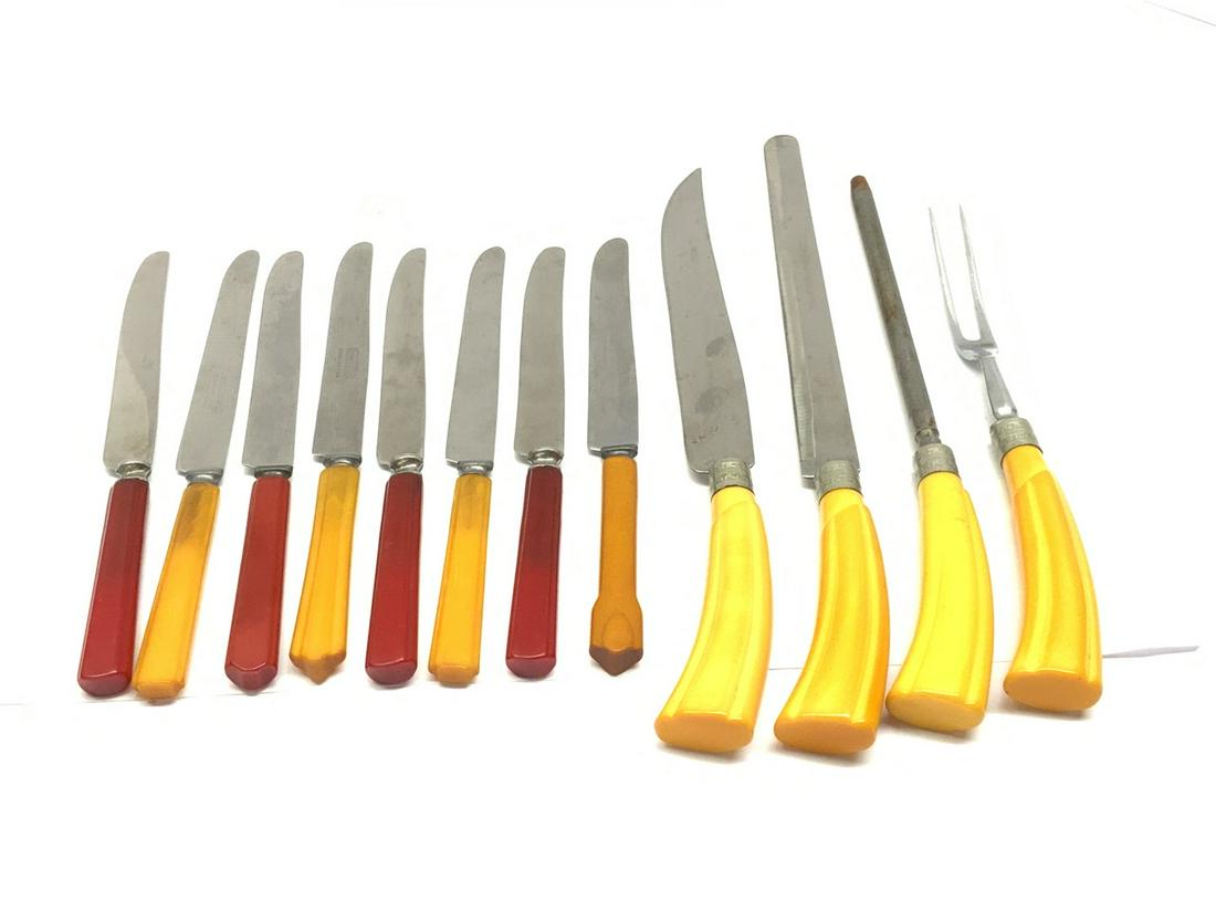 Assorted Bakelite Handled Knives: Compiled estate bakelite handled knives. As seen in photograph preview.