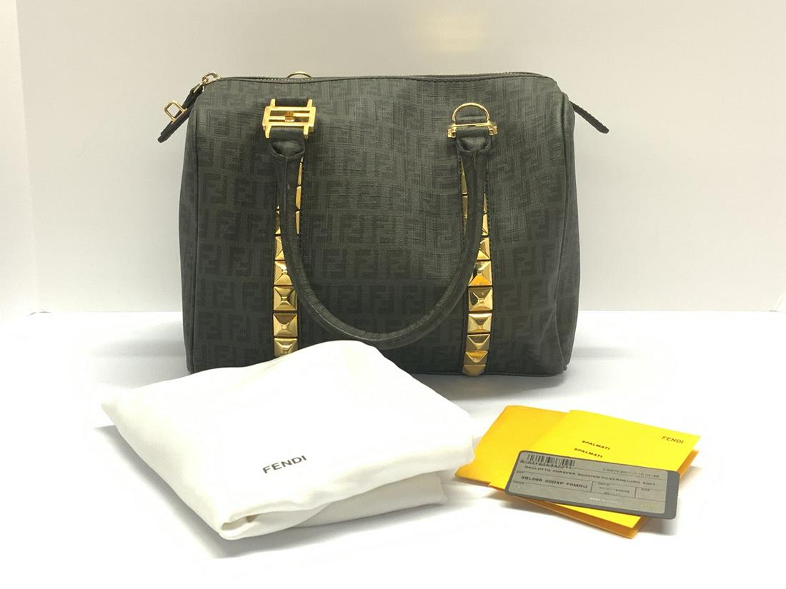 Fendi Handbag: Fendi Baulotto Forever Zucchin. Pu Verde e Oro SoftGold & Green Handbag.Dimensions: 10” x 6 1/2” x 7 1/2”