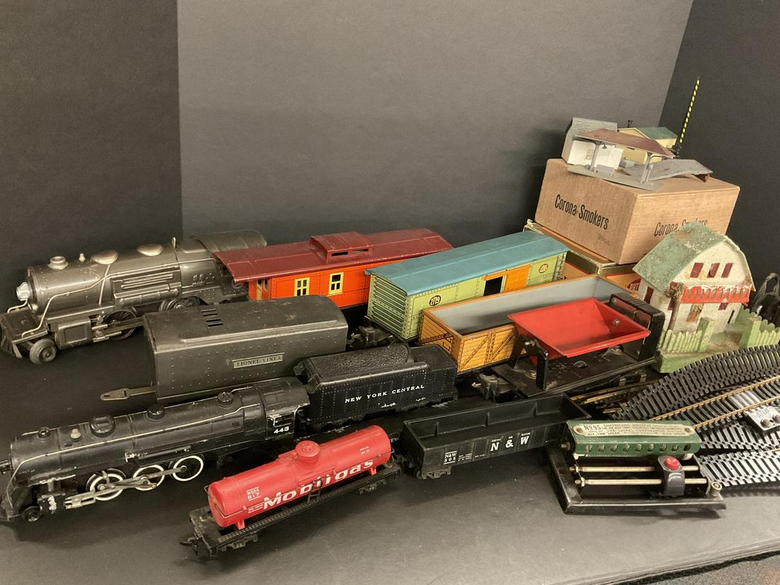 Lionel Trains And Extras (1 of 7)