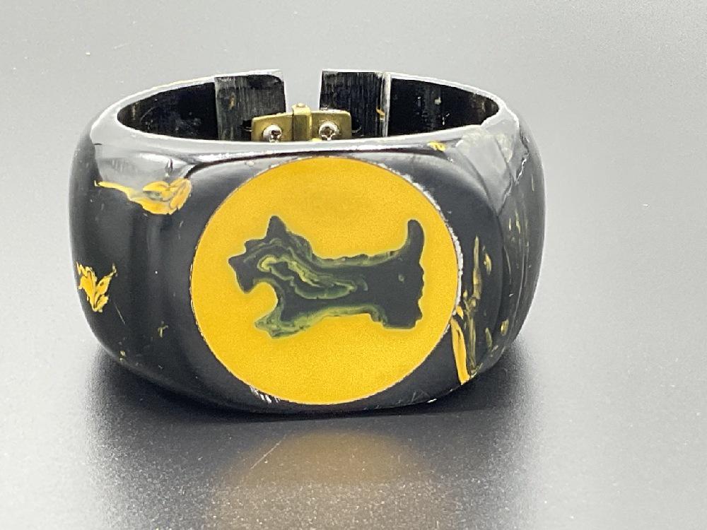 Vintage Bakelite Scotty Dog Clamper Bracelet (1 of 6)