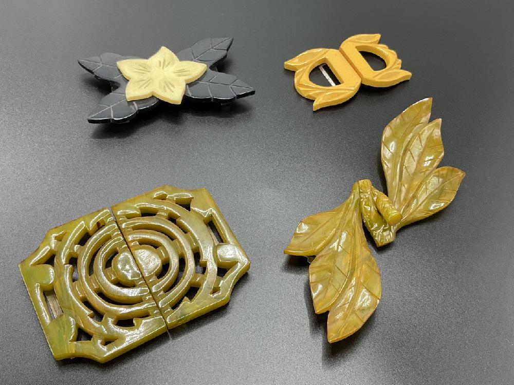 Four (4) Vintage Bakelite Buckles (1 of 5)