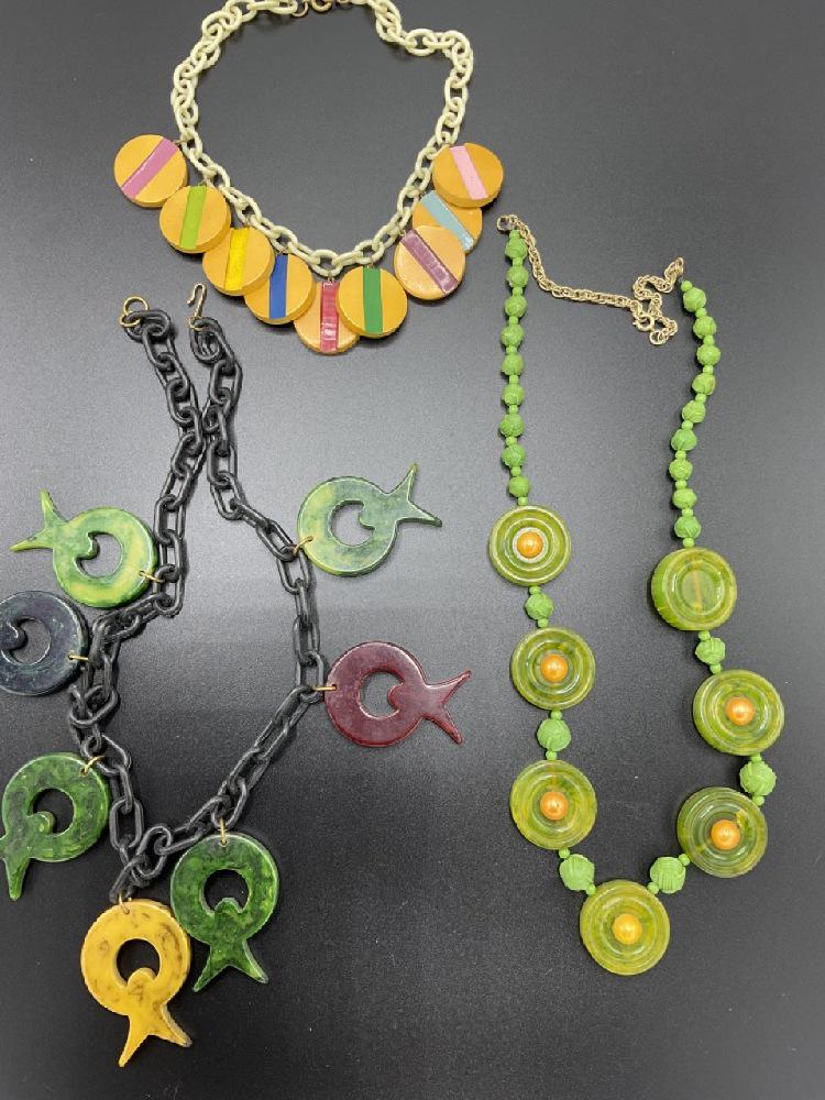 Three (3) Vintage Bakelite Necklaces (1 of 6)