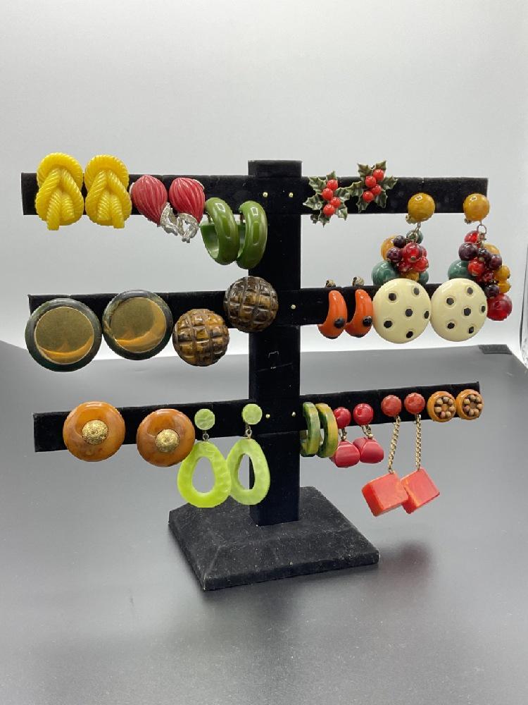 Fifteen (15) Pairs Assorted Vintage Bakelite Earrings (1 of 5)