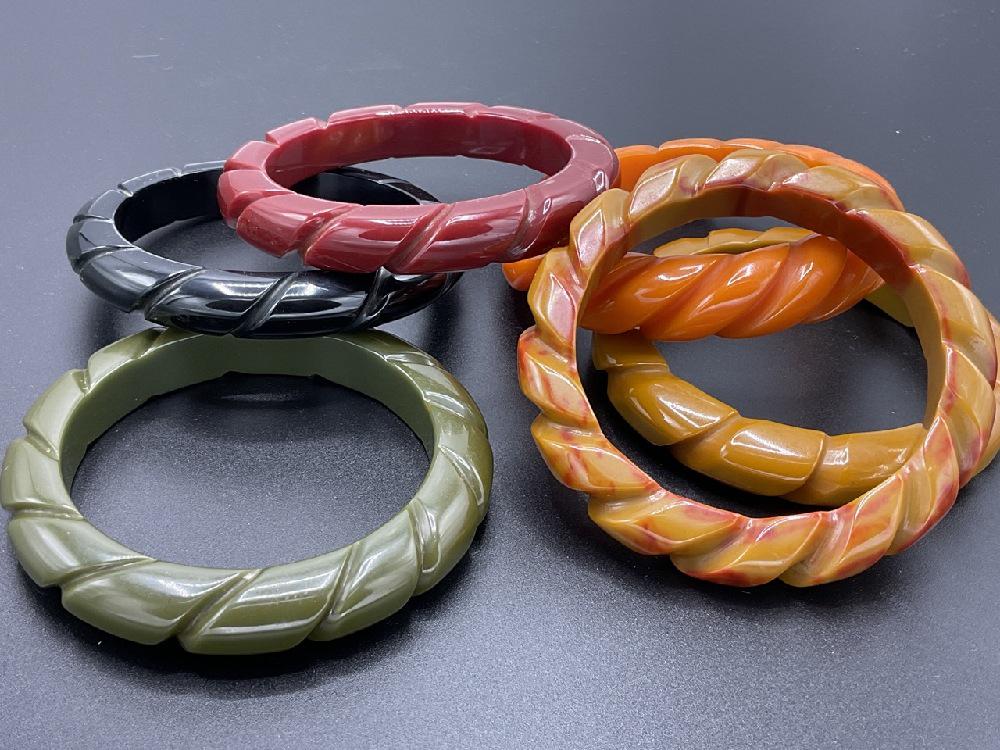 Six (6) Carved Vintage Bakelite Bracelets (1 of 6)