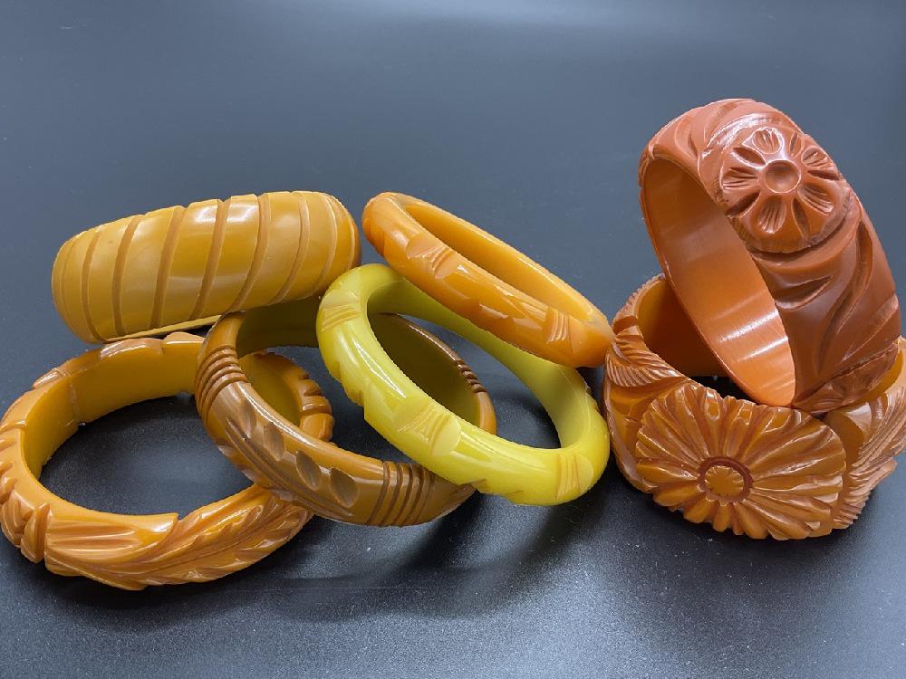 Seven (7) Bakelite Bangle Bracelets (1 of 8)