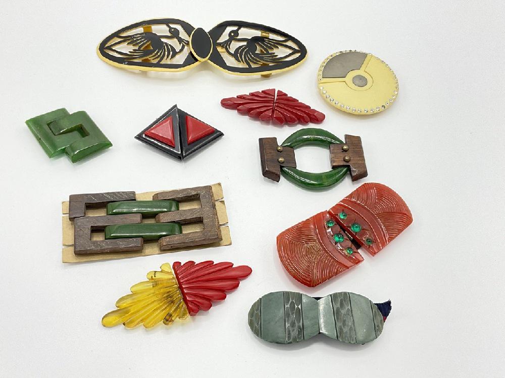 Ten (10) Vintage Art Deco Bakelite Belt Buckles (1 of 4)