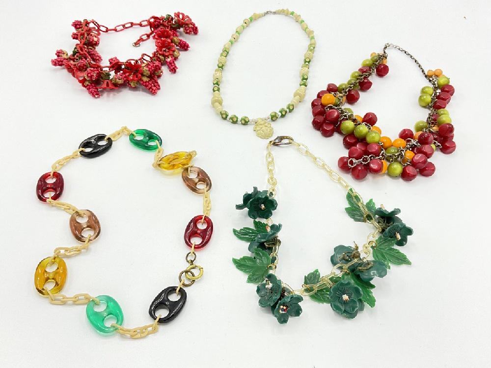 Five (5) Vintage Bakelite Necklaces (1 of 7)