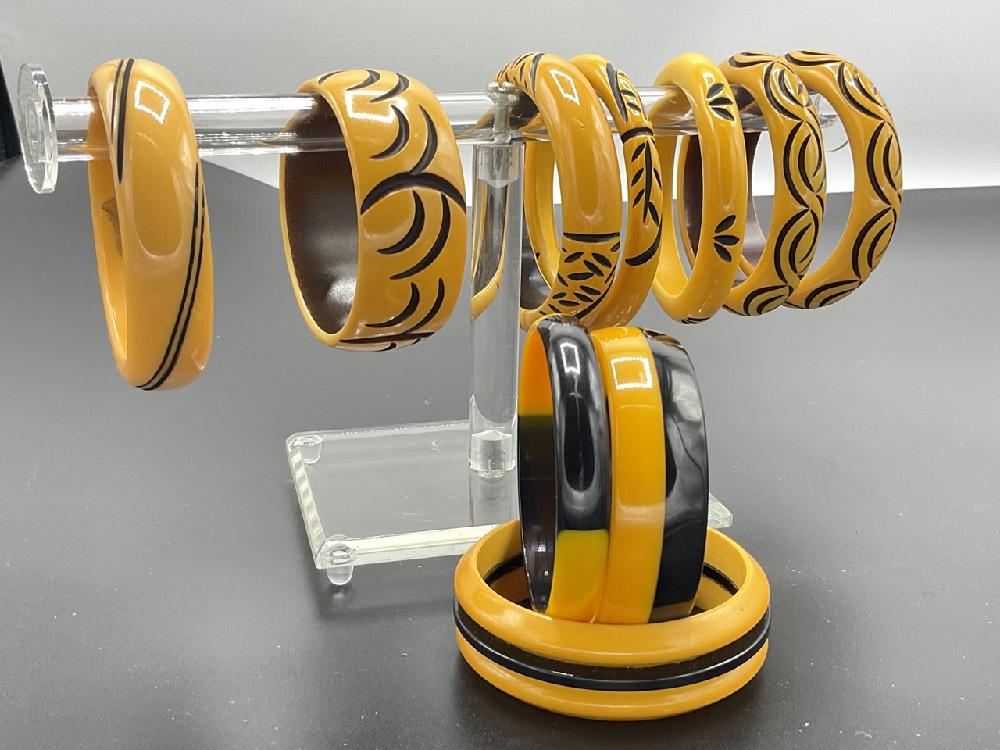 Ten (10) Vintage Bakelite Carved And Laminate Bangles (1 of 6)