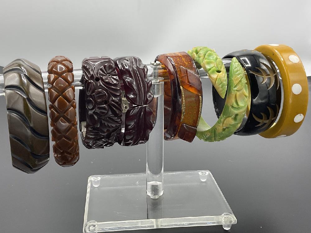 Eight (8) Assorted Bakelite Bangles (1 of 7)
