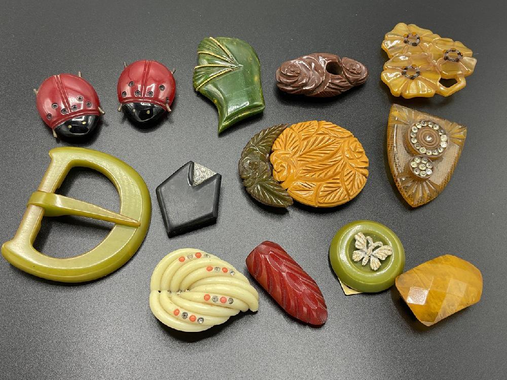 Thirteen (12) Vintage Bakelite Clips And Buckles, Lady Bugs.. (1 of 3)