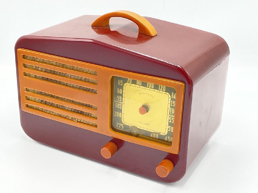 Garad 1450 Peak Top Catalin Radio c.1940 (1 of 8)
