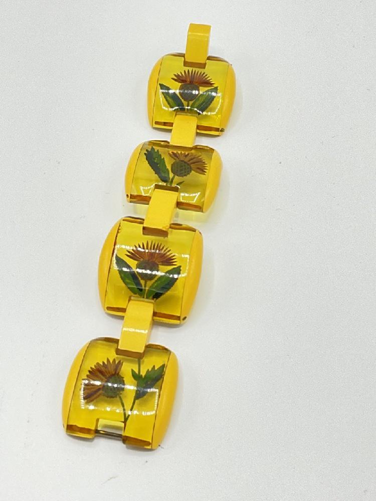 Reverse Carved Apple Juice Bakelite Bracelet (1 of 4)