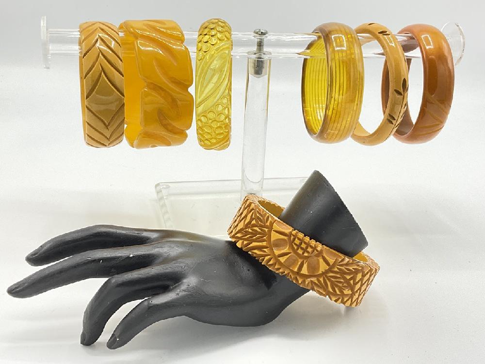 Six (6) Vintage Bakelite Bangle Bracelets (1 of 6)