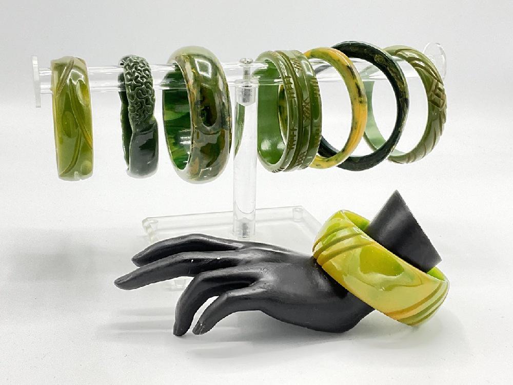 Eight (8) Vintage Green Bakelite Bangle Bracelets (1 of 4)
