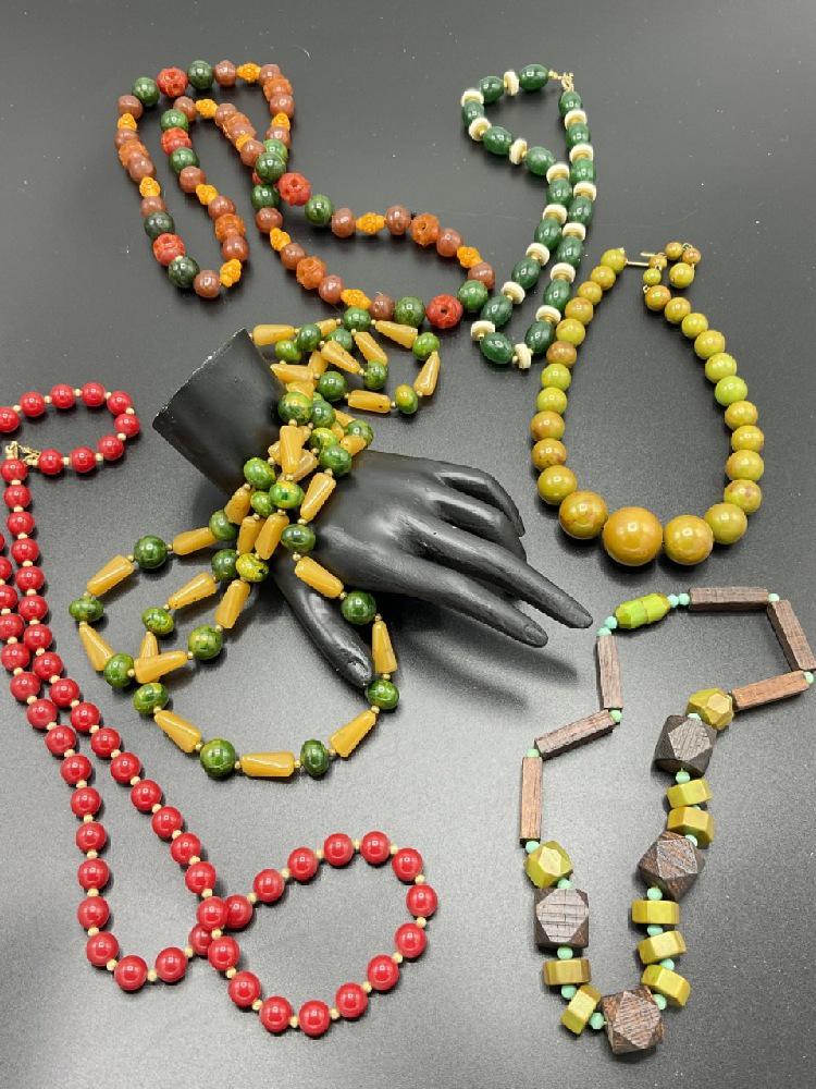 Six (6) Bakelite, Wood And Vintage Plastic Necklace Group (1 of 8)