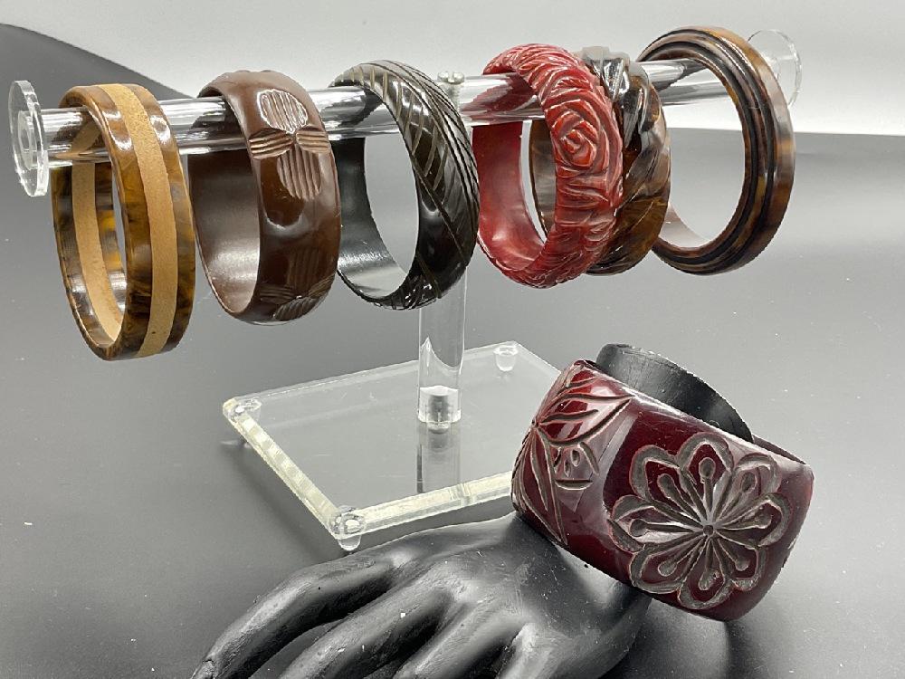 Seven (7) Vintage Bakelite Bangle Bracelets (1 of 9)