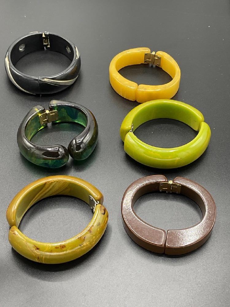 Six (6) Vintage Bakelite Clamper Bracelets (1 of 4)