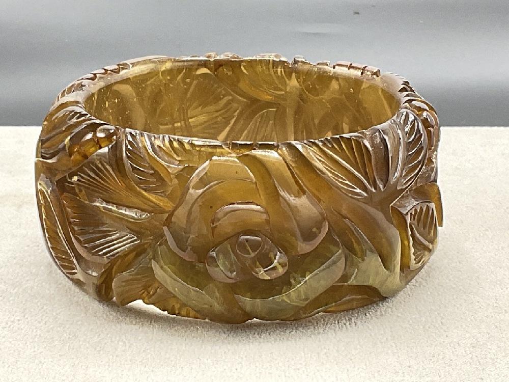 Carved Two Tone Apple Juice And Green Bakelite Bangle (1 of 5)