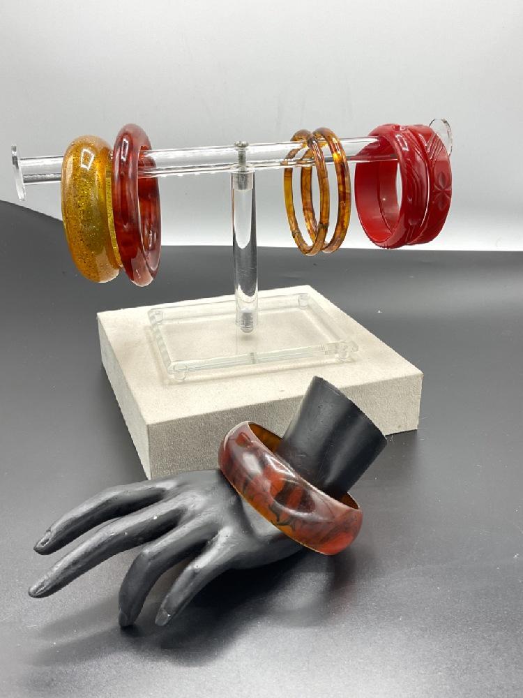 Seven (7) Vintage Bakelite Bangle Bracelets (1 of 5)