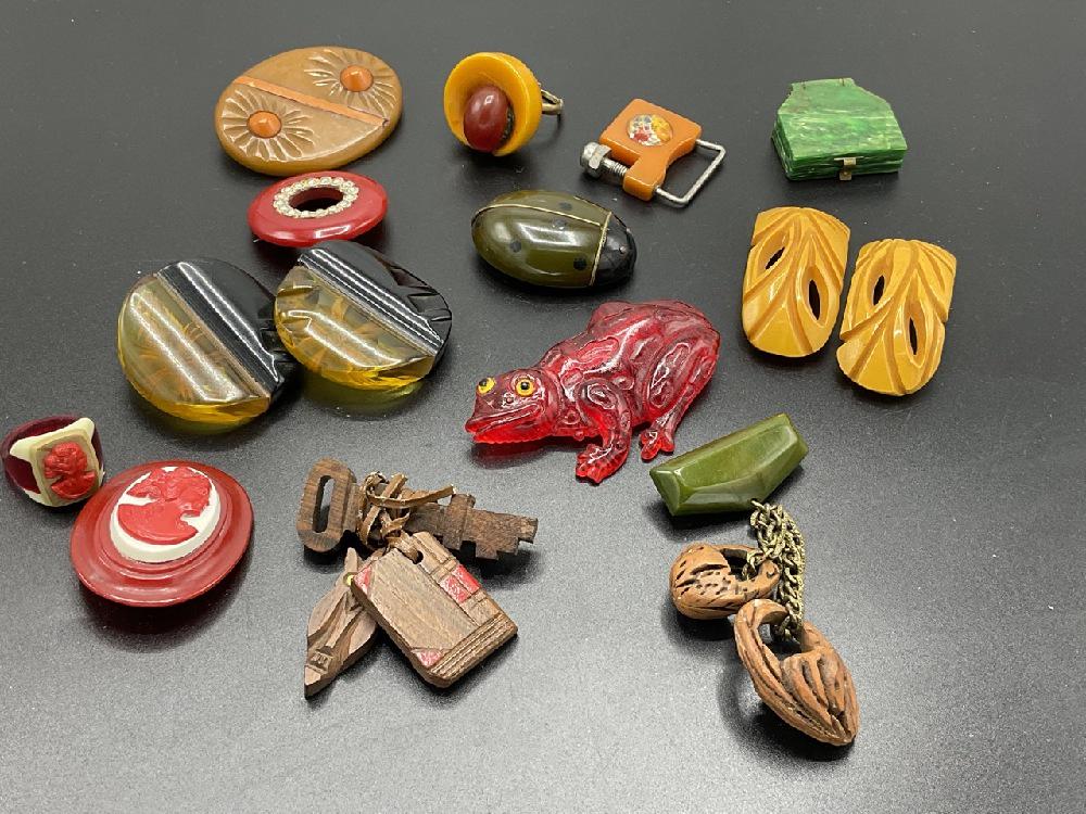 Compiled Bakelite, Lucite And Carved Wood Vintage Jewelry Group (1 of 5)