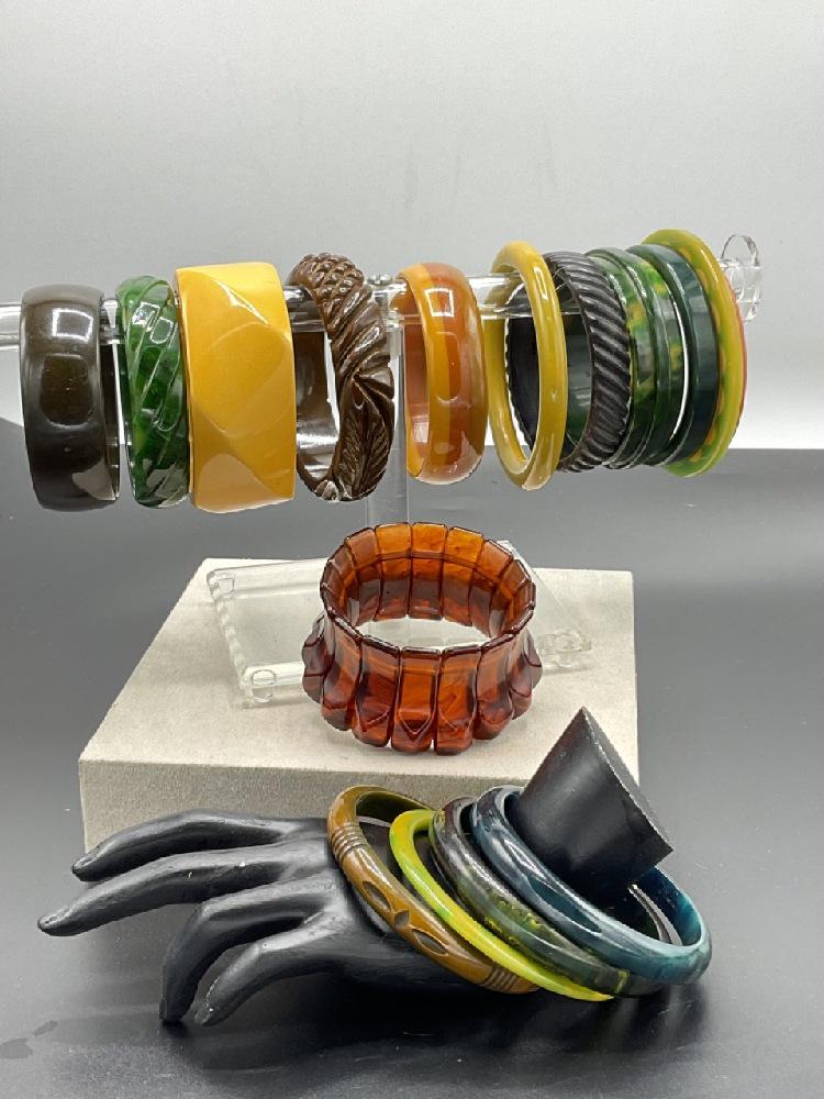 Sixteen (16) Vintage Bakelite Bangle Bracelets (1 of 8)