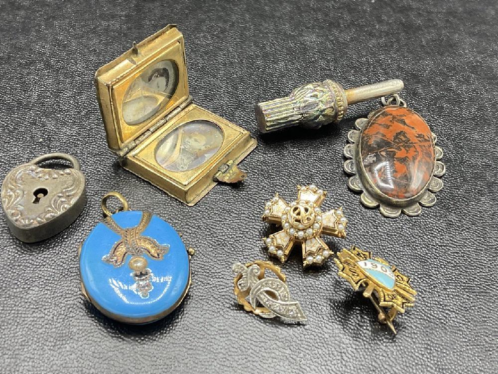 Estate Found Box Of Victorian Jewelry Items and Daguerreotype (1 of 6)