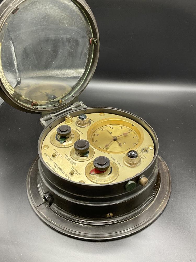 Grand Central Terminal NYC Bakelite Control Clock (1 of 5)