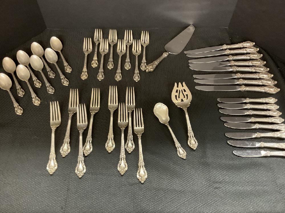 Lunt "Eloquence" Sterling Silver Flatware Service (1 of 6)