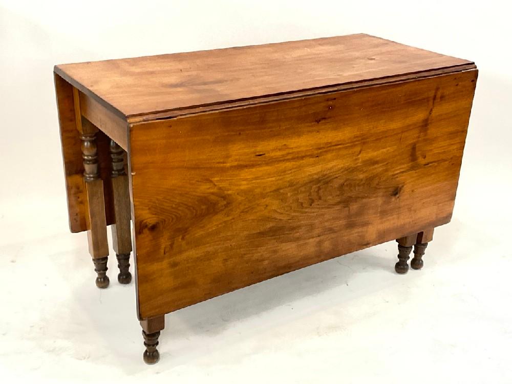 18th/19th c. American Gateleg Drop Leaf Table (1 of 6)
