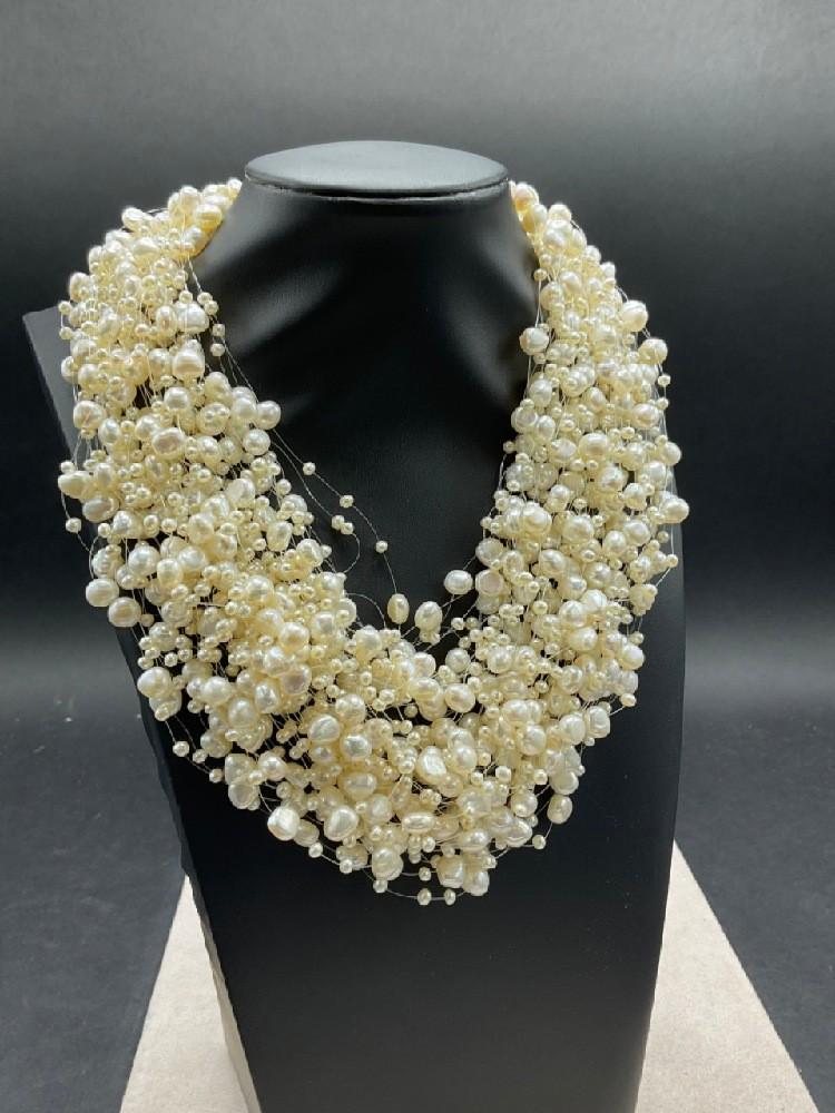 Freshwater Pearl Necklace (1 of 7)
