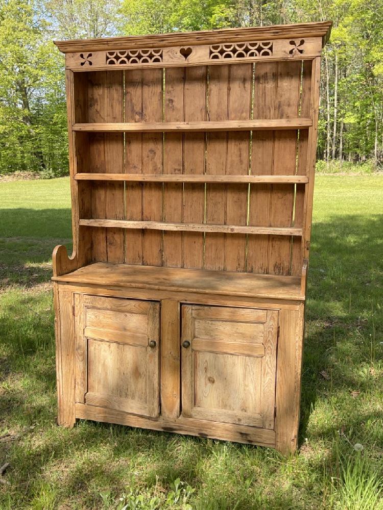 Country Pine Hutch Cabinet (1 of 4)