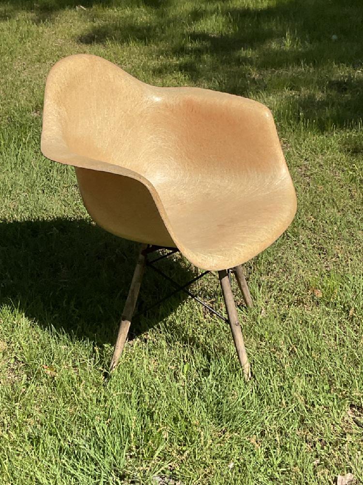 Charles Eames for Zenith Plastics 1950's Chair (1 of 5)