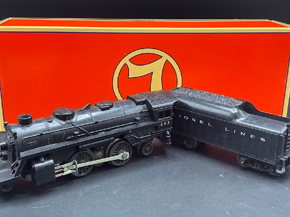 Lionel New York Central 2380, Lionel Engine 242 with Tender: Lionel New York Central 2380, Lionel Engine 242 with TenderGood Condition, Please See Preview Photographs Dimensions: Range 7”-14”