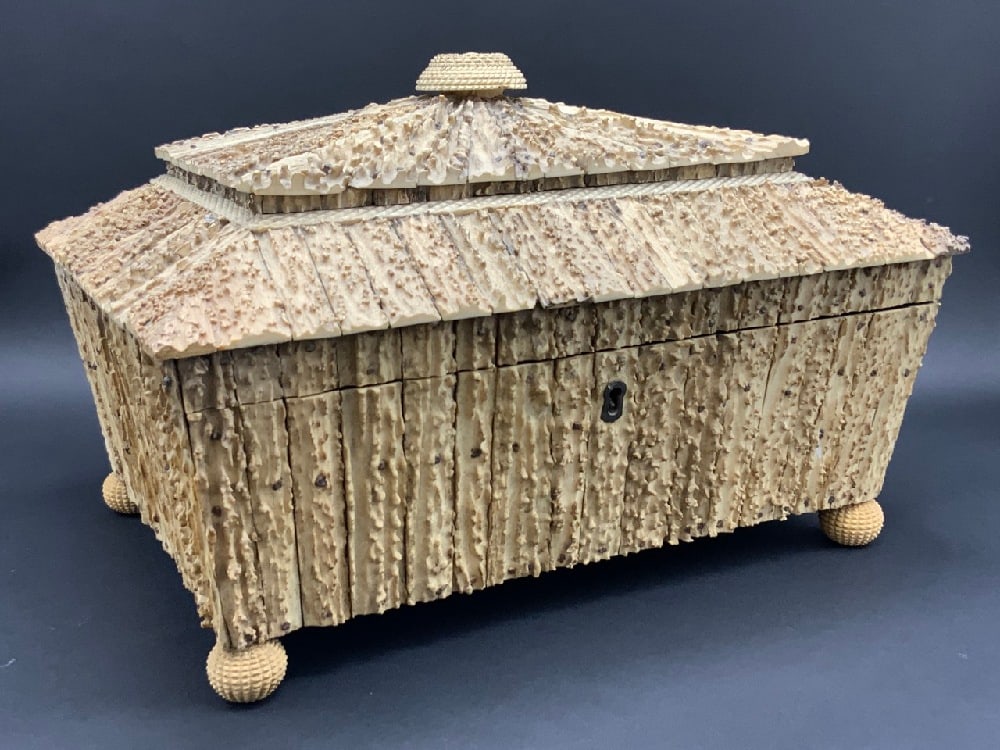 Antique Anglo-Indian Stag Antler  Covered  Box  (Medium) (1 of 6)