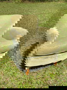 Green Upholstered Club Chair: Green upholstered club chair. Dimensions: 31 1/2" X 30" X 30"