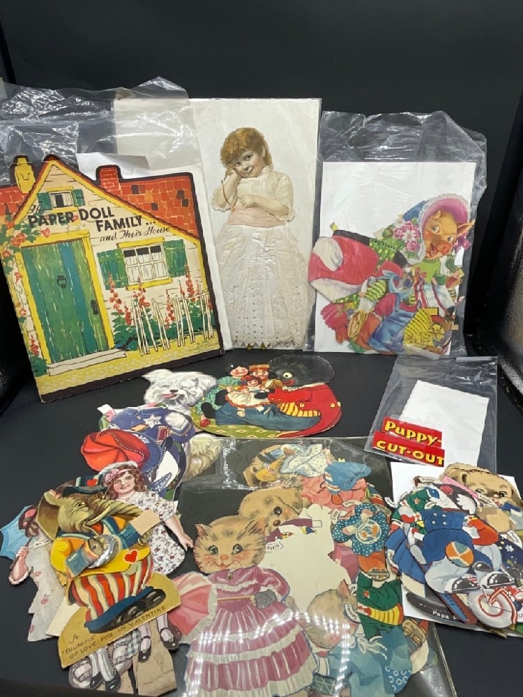 Vintage Paper Dolls and Ephemera Group (1 of 9)