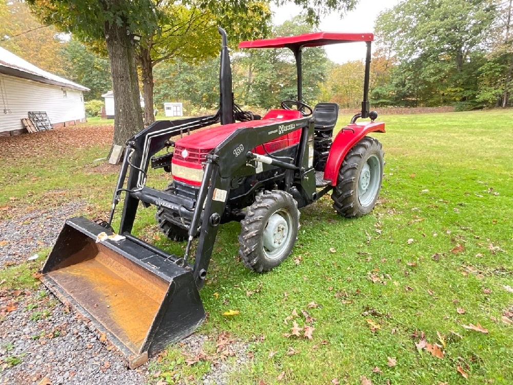 Bulldog KM-354C Tractor with Koyker 160 Loader: Bulldog KM-354C Diesel Tractor with Koyker 160 Loader. Hydraulic seating. 26 Hours