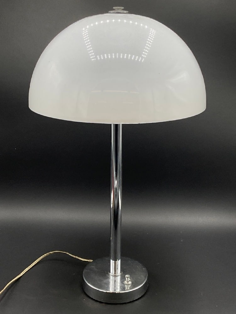 Vintage Chrome and Acrylic Table Lamp - NESSEN (1 of 5)