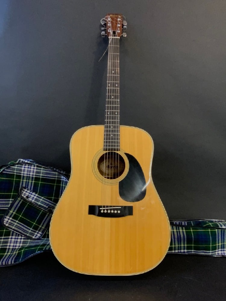 Morris Acoustic Guitar with Case Model W-18 /200977: Morris Acoustic Guitar with Case Model W-18/ 200977 Dimensions: 40”L x 16”W x 4 1/2” D Good Condition, Please See Preview Photographs