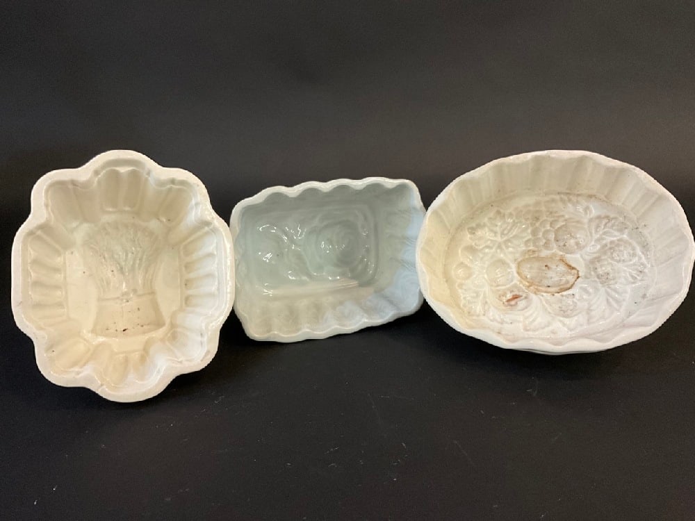 Three (3) Flowers Yellowware Molds (1 of 5)